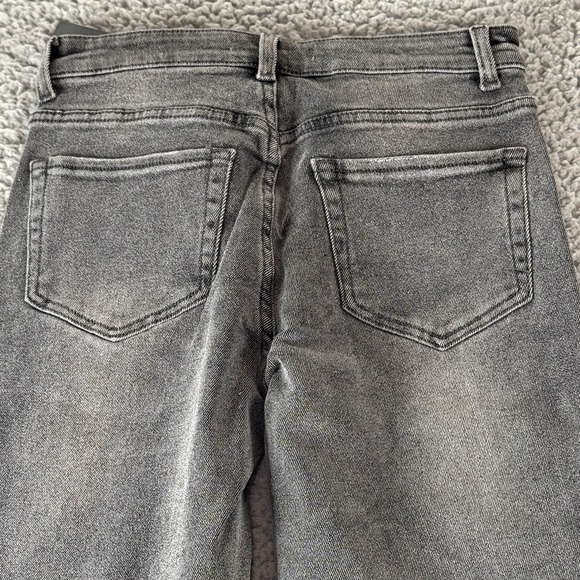 Tractr Button Me Up Grey High Rise Stretch Distressed Crop Jeans Sz 4/27 NWT - Picture 6 of 13